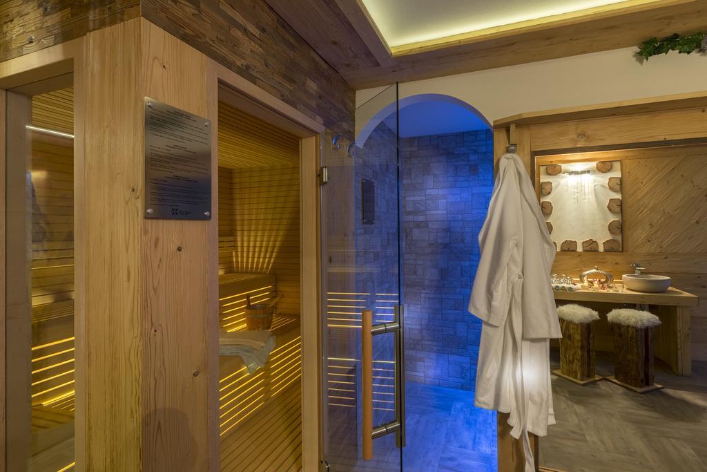 Hotel Garni Pra Fiori Campitello di Fassa Exterior foto